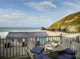 Beach Hut Apartment Llangrannog