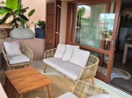 Sunset House, hotel in Costa Paradiso