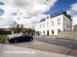 Charleroi Brussels Airport White Castle, bed & breakfast στο Charleroi