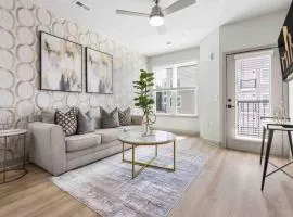Luxurious Living 5 Min From Downtown