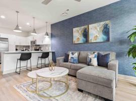 Luxury Living 5 Min From Downtown, hotel em Wilders Grove