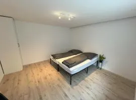 Modernes 2 Zimmer Souterrain Apartment - zentral - nahe Hamburg & Lübeck