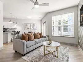Contemporary Living 5 Min From Downtown