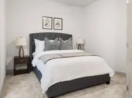 The Luxe Living 5 Min From Downtown