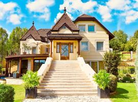 Elysium Estate Szeksz&aacute;rd, hotel com spa em Szeksz&aacute;rd