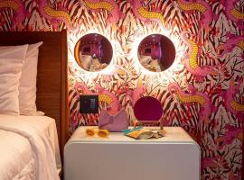 Hotel Hilo - Room 103, villa in Louisville