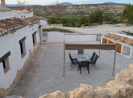 Cueva Murphy - Modern house with 3 cave bedrooms in Orce, ξενοδοχείο σε Orce