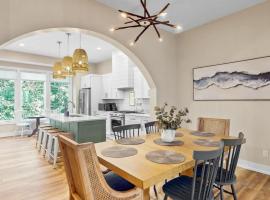 Luxe by the Lake - Pool Access, Hotel in Union Pier