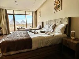 Roone pyramids view inn