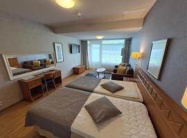 Apartamentos Ikaalisten Kylpylä Terme JPLomat、イカーリネンのビーチ・ホテル