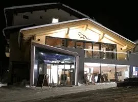 Black Summit Samnaun Alpine Hotel