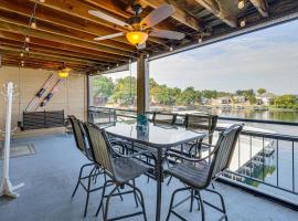 Boat Slip and Pool Access at Lake Ozark Condo!, Hotel in Stausee Lake of the Ozarks