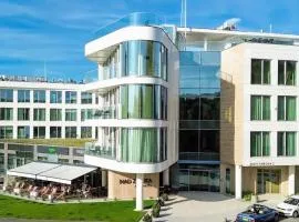 Apartament z widokiem na jezioro Ukiel i Przystań