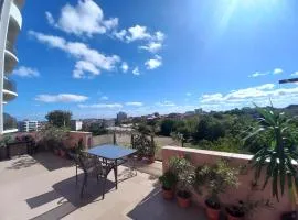 Cazare Eforie Nord, plaja Acapulco, garsoniere Four Studios, bucatarie comuna, baie proprie, etaj 4, fara lift