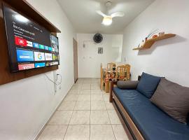 Apê com garagem, portaria 24h e ótima localização!, hotel en Samaritá