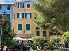 Lovely apartment in the old town, near the beach