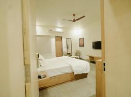 Hotel The Vibez Inn, hotel din apropiere de Aeroportul Jabalpur - JLR, Jabalpur