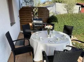 Renovierte 85qm 6 PAX Altbauwohnung und Terasse - Apartment "Karin"