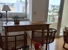 MoraSuite, dpto de categoría, céntrico, con ascensor, balcón y vistas a las sierras