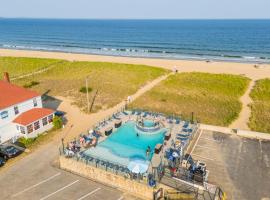 Waves Oceanfront Resort: Old Orchard Beach şehrinde bir otel