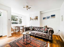 Riverside 1 Bed Flat with Parking at Kingston, khách sạn ở Kingston upon Thames