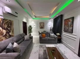 ARIA - Elegant 2-Bed at Vintage Heights, Ikate