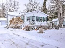 Green Lake Vacation Home with Screened Porch!