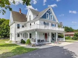 Westerly Apt Steps From Downtown and Beaches Nearby