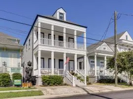 Southern Colonial Escape with Pool in NOLA!