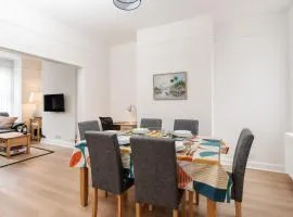 Spacious 3 Bed House Free Parking Ideal for Contractors and Families