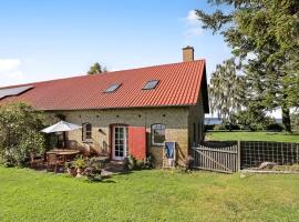Charming apartment by forest & beach on Tåsinge, hotel em Svendborg