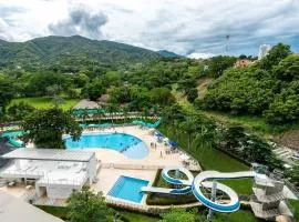 Apartamento con piscina cerca al Parque de Santafé