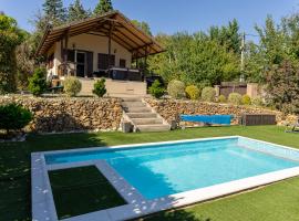 Csobbanka Vend&eacute;gh&aacute;z, hotel com piscinas em Csob&aacute;nka