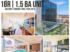 Stylish 1BR HighRise DT, Parking, Pool, Gym, W-D, Golf, căn hộ ở Phoenix