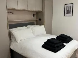 Unit 5 Cosy 1-BR Apartment, For 3, Parking, Near Bramall Lane, Unlimited Wi-Fi