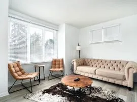Trendy 3 BedRoom Perfect for Long Stays! ! !
