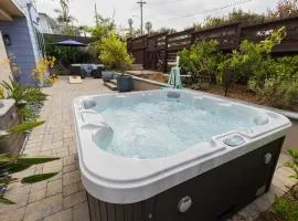 Leucadia Oasis with Spa, EV, Fire Pit, AC, Walk to Beach