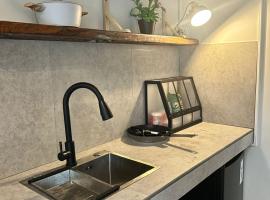 Kawoeng kabin, ξενοδοχείο σε Panjadakan