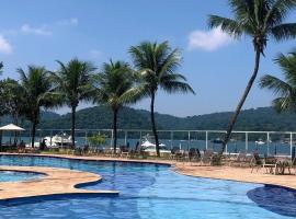 Apart 329 Porto Marina Mont Blanc Refúgio aconchegante com vista privilegiada para a serra, dentro do Hotel, Hotel in Mangaratiba