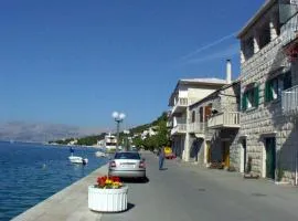 Apartments by the sea Povlja, Brac - 710