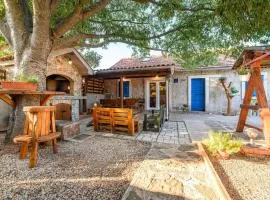 Holiday house with a swimming pool Konjevrate, Krka - 24925