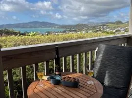 Breathtaking Bay Views & Walk to Coopers Beach