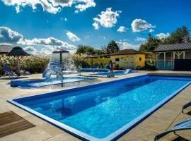 Comfortable holiday homes with a pool