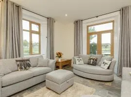 The Farmhouse - Uk10655