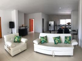 Espectacular casa, vista al mar y piscina privada, khách sạn ở Santa Veronica