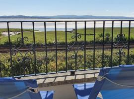 Dolphin Cottage, hotel i Grange Over Sands