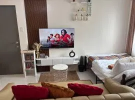 Dainty Den LS217- Chic & Relaxing Stay Near Enchanted Kingdom