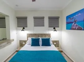 Santa Cruz Suite #7