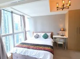 BGC Hotel Vibe with City View at Uptown Parksuites near St Luke's, Grand Hyatt Hotel, Uptown Mall, and Mitsukoshi Mall