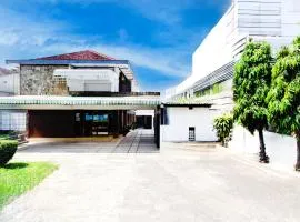 OYO 94703 Hotel Wisma Hasanah